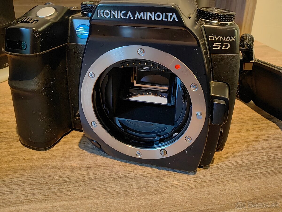 Konica Minolta Dynax 5D dva objektívy + príslušenstvo - 10