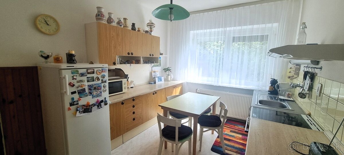 Rodinný dom s veľkým pozemkom na predaj v obci Malinovo - 10