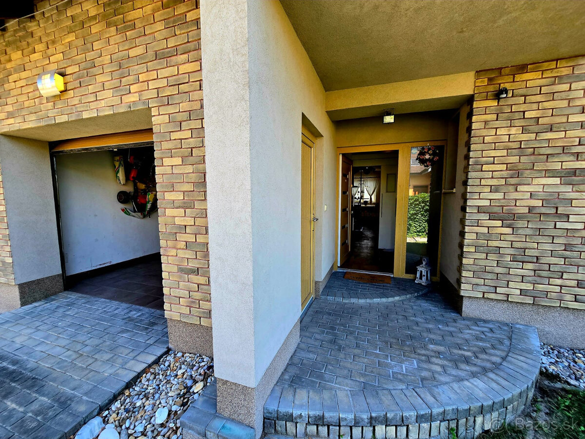 5 izbový rodinný dom Chorvátsky Grob s garážou, bazénom, krb - 10