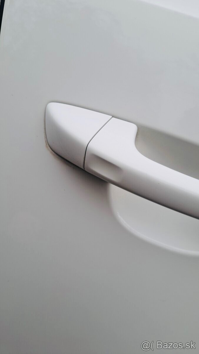 Volkswagen Sharan 2.0 TDI CR 2011 7-miestny - 10