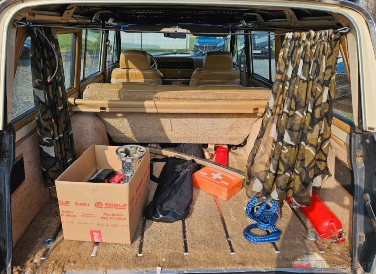 Jeep Wagoneer SJ V8 5.9 - 10