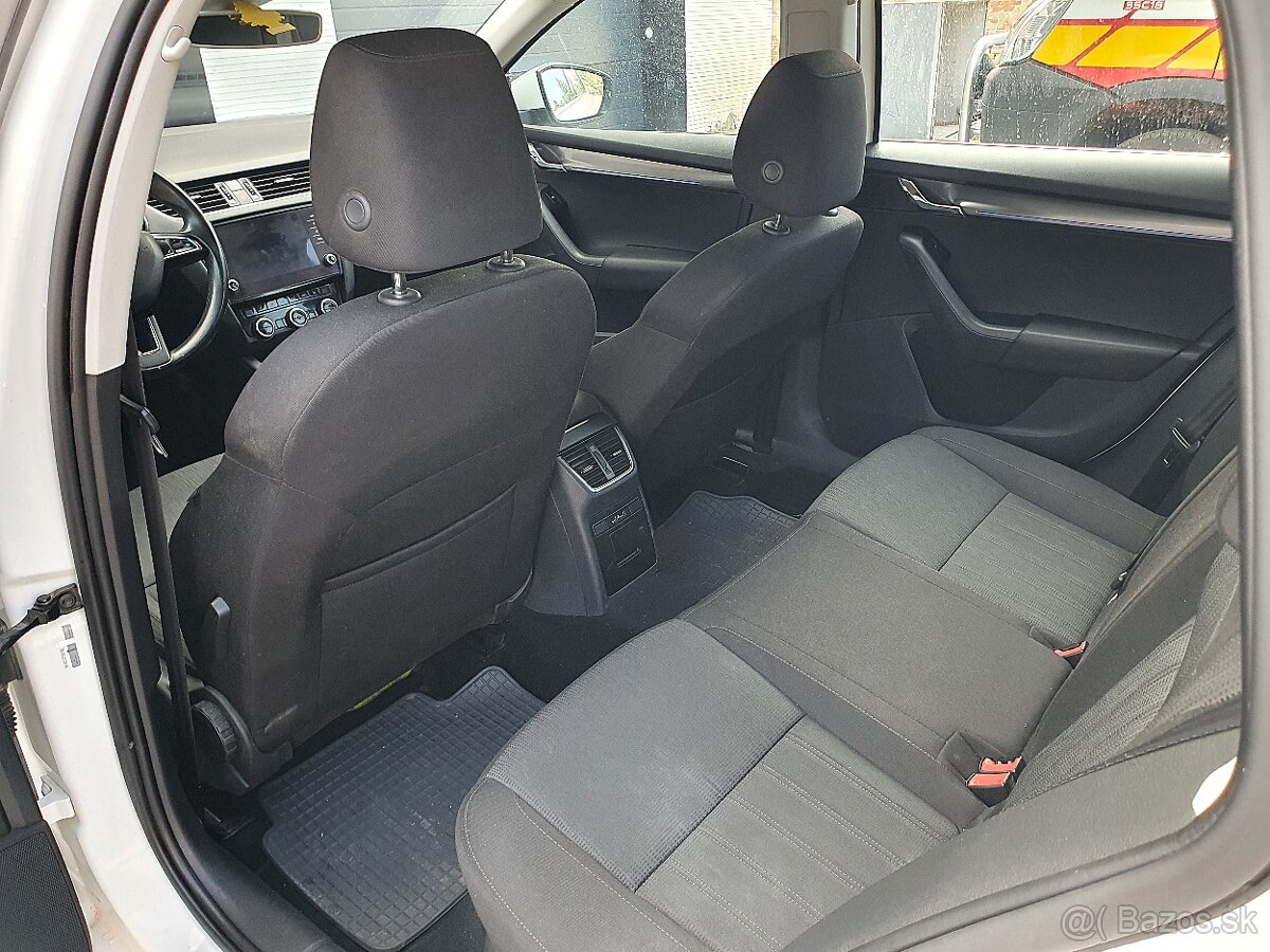 Škoda Octavia Combi 2.0 TDI Elegance/Style 4x4 - 10