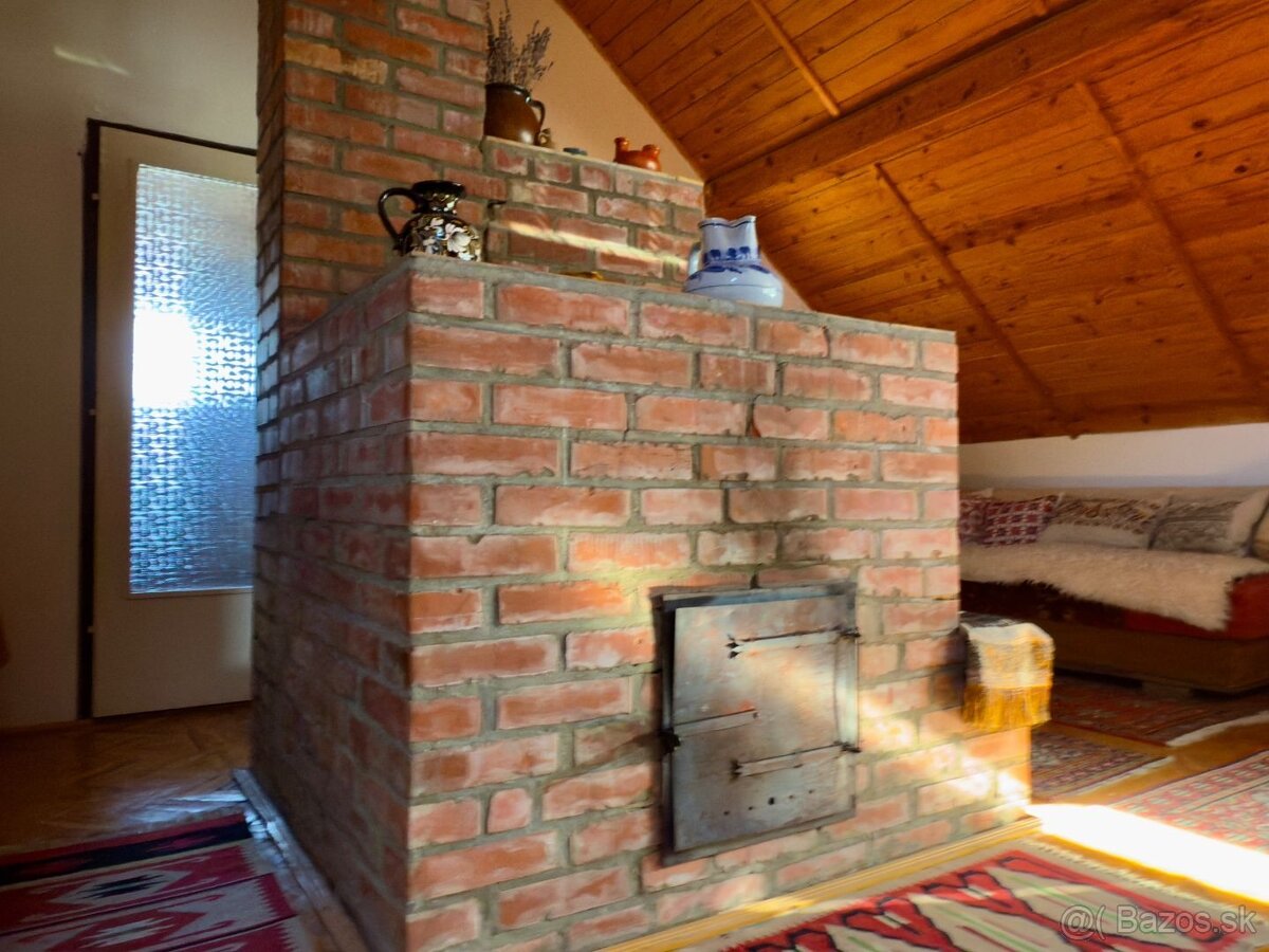 MAĎARSKO - GONC 6 IZBOVÝ POSCHODOVÝ RD S TERASOU, PIVNICOU, - 10