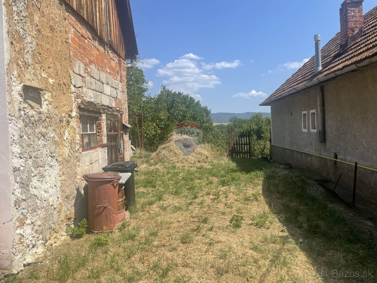 REZERVOVANÉ Starší dom na rekonštrukciu v malebnej obci Puka - 10