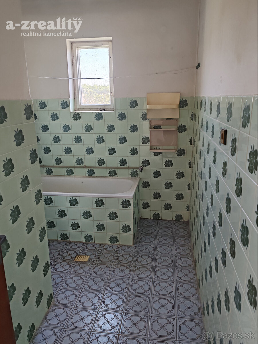 Ponúkame na predaj rodinný dom v obci Číčov - 10