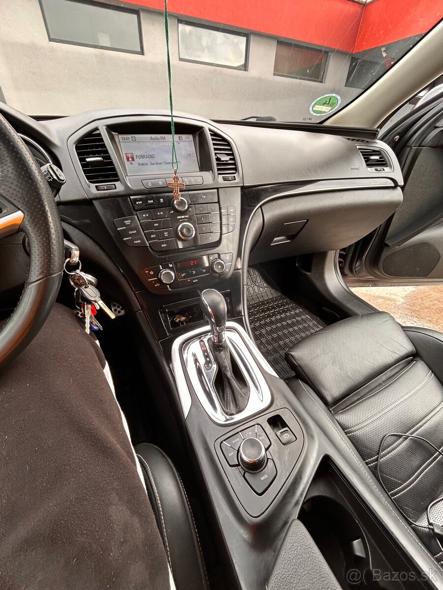 Opel insignia ST - 10