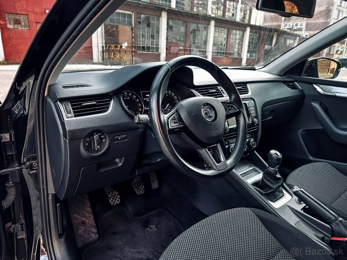 Škoda Octavia Combi 1.6 TDI 110k Active - 10