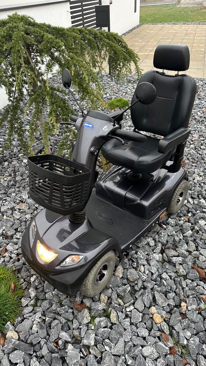 Predam Kvalitný elektrický vozík Invacare Comet - Alpine sta - 10