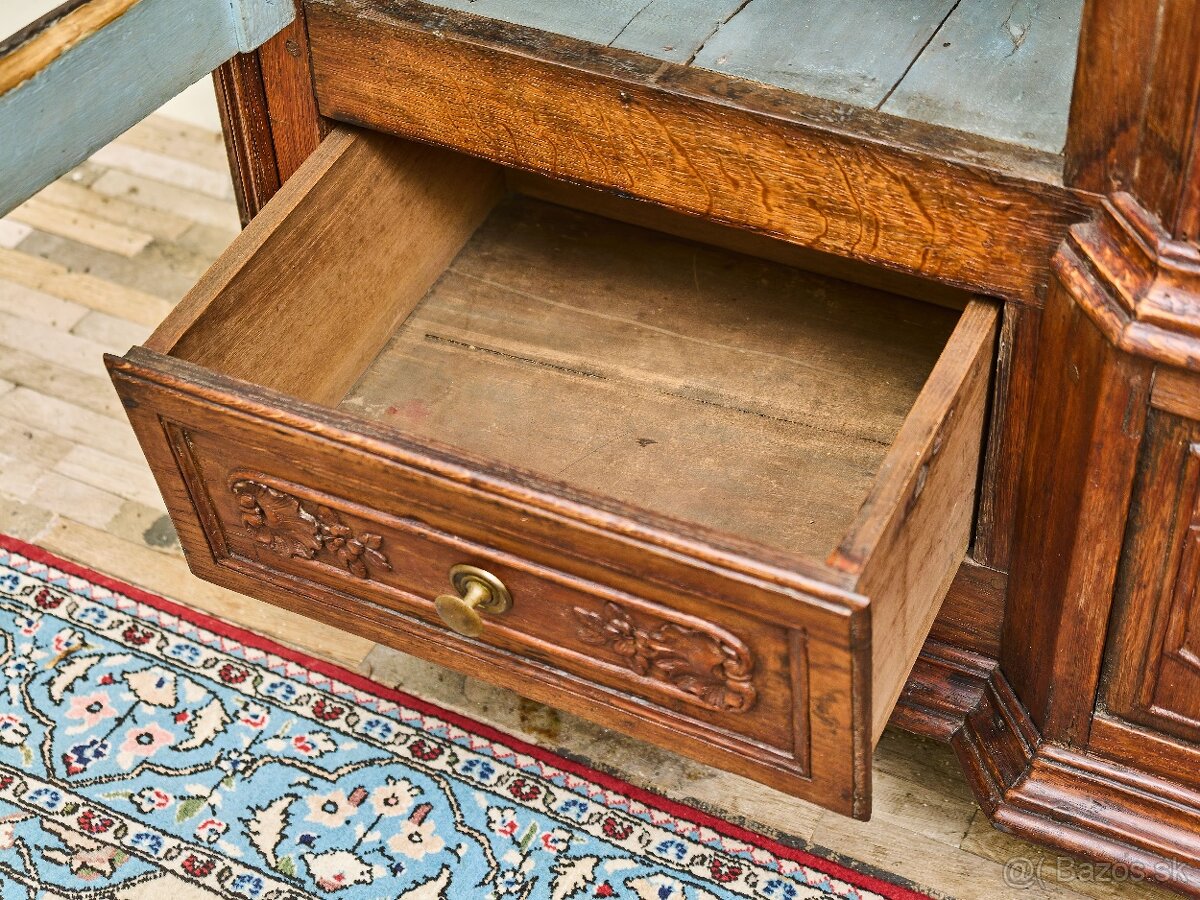 Vyrezávaná lutyšská dubová knižnica z 19. storočia - 10