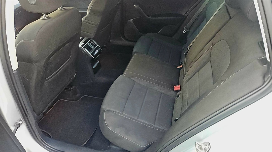 ŠKODA SUPERB COMBI - PREDAJ AJ NA SPLÁTKY - 10