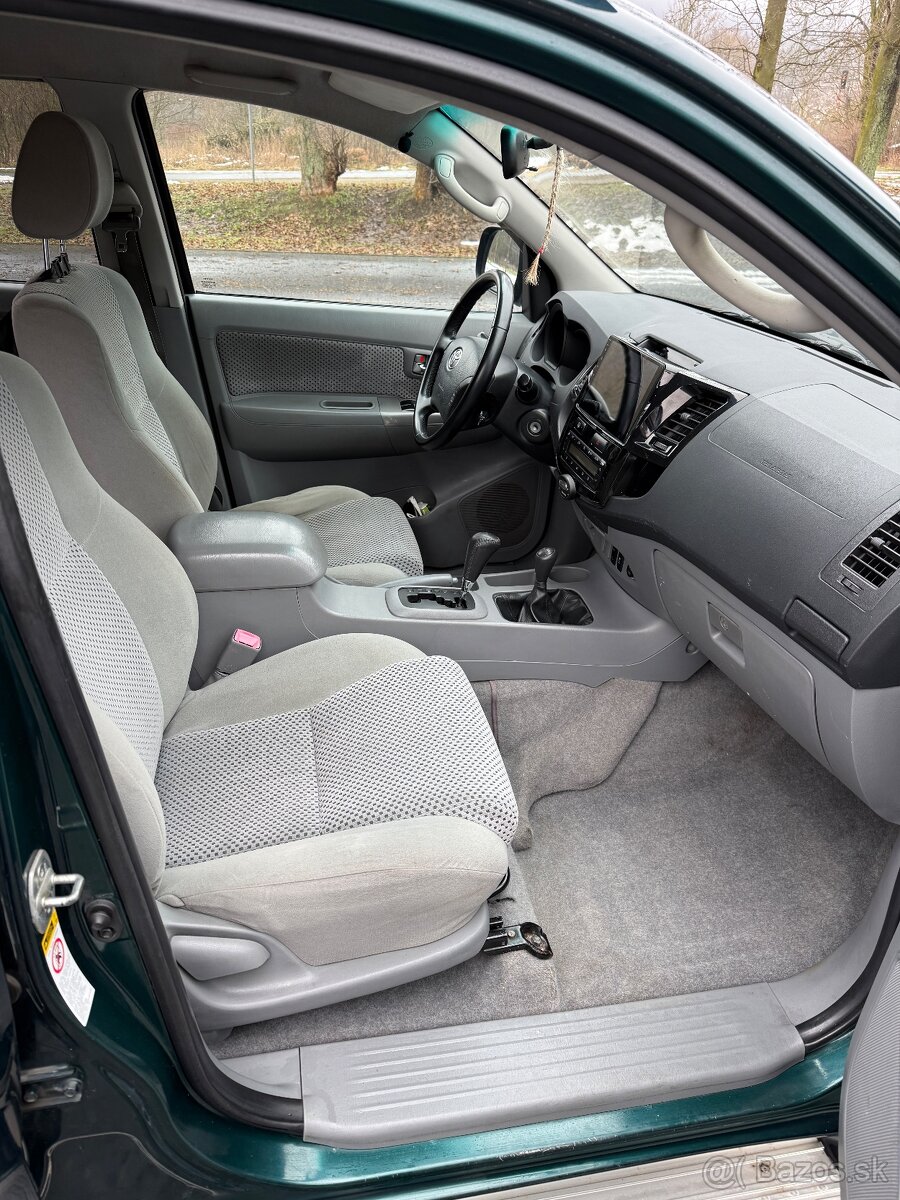 Toyota Hilux 3.0 - 10