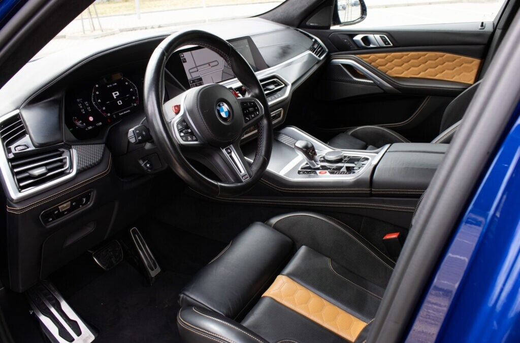 BMW X6 M Competition z roku 2021 - 10