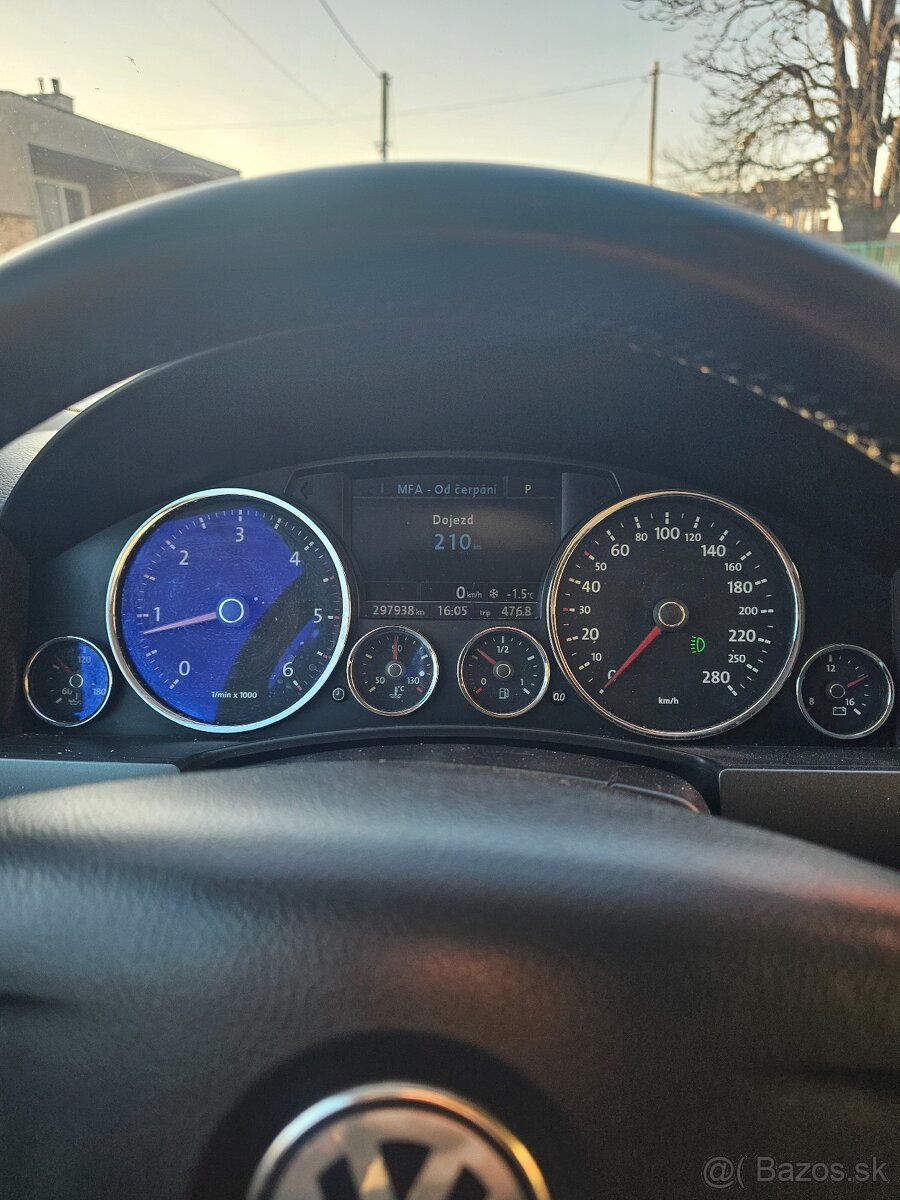 Volkswagen touareg 3.0tdi 165kw možný leasing - 10