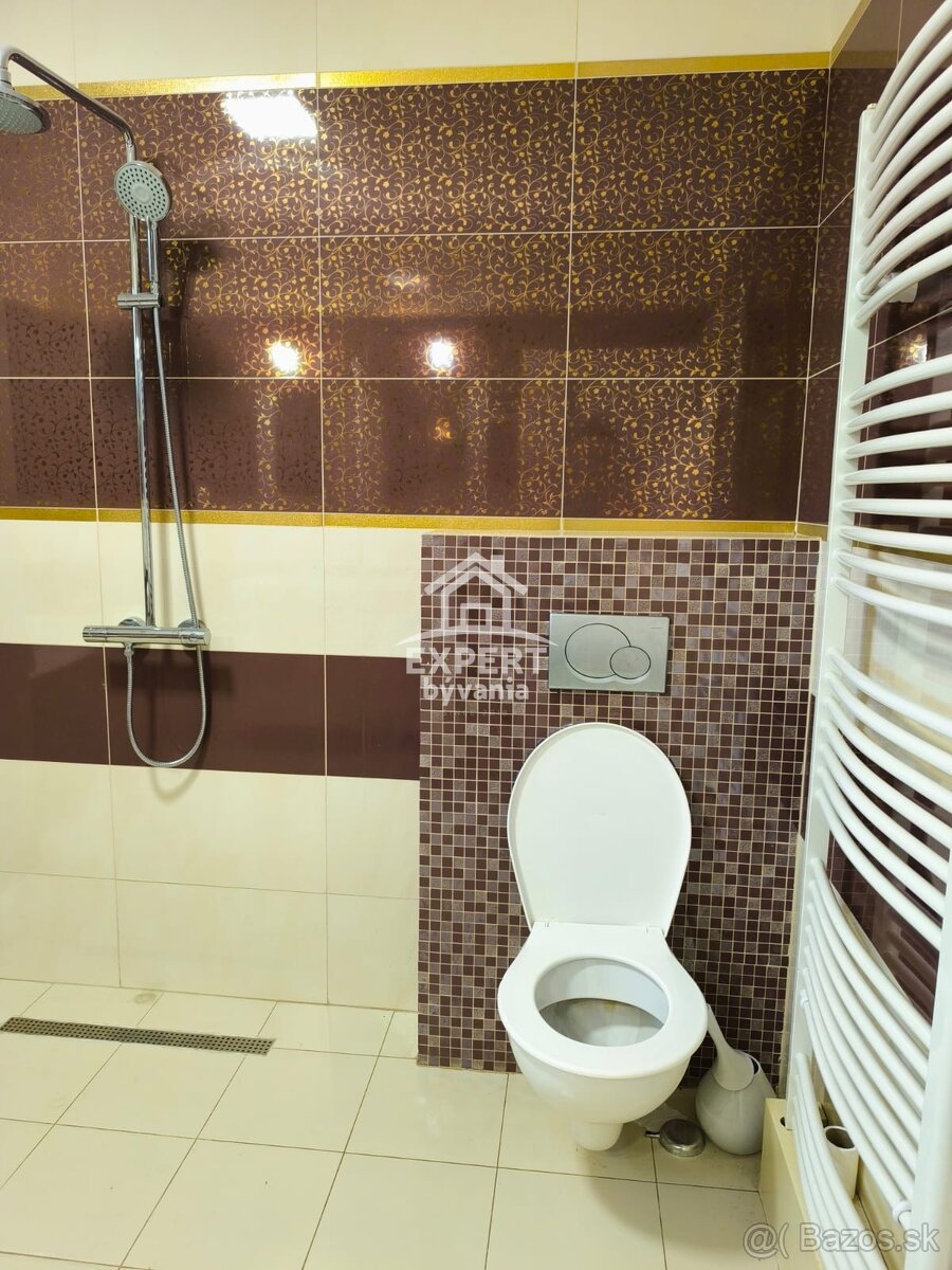 Rodinný dom s bazénom 10 min. od Levíc - 10