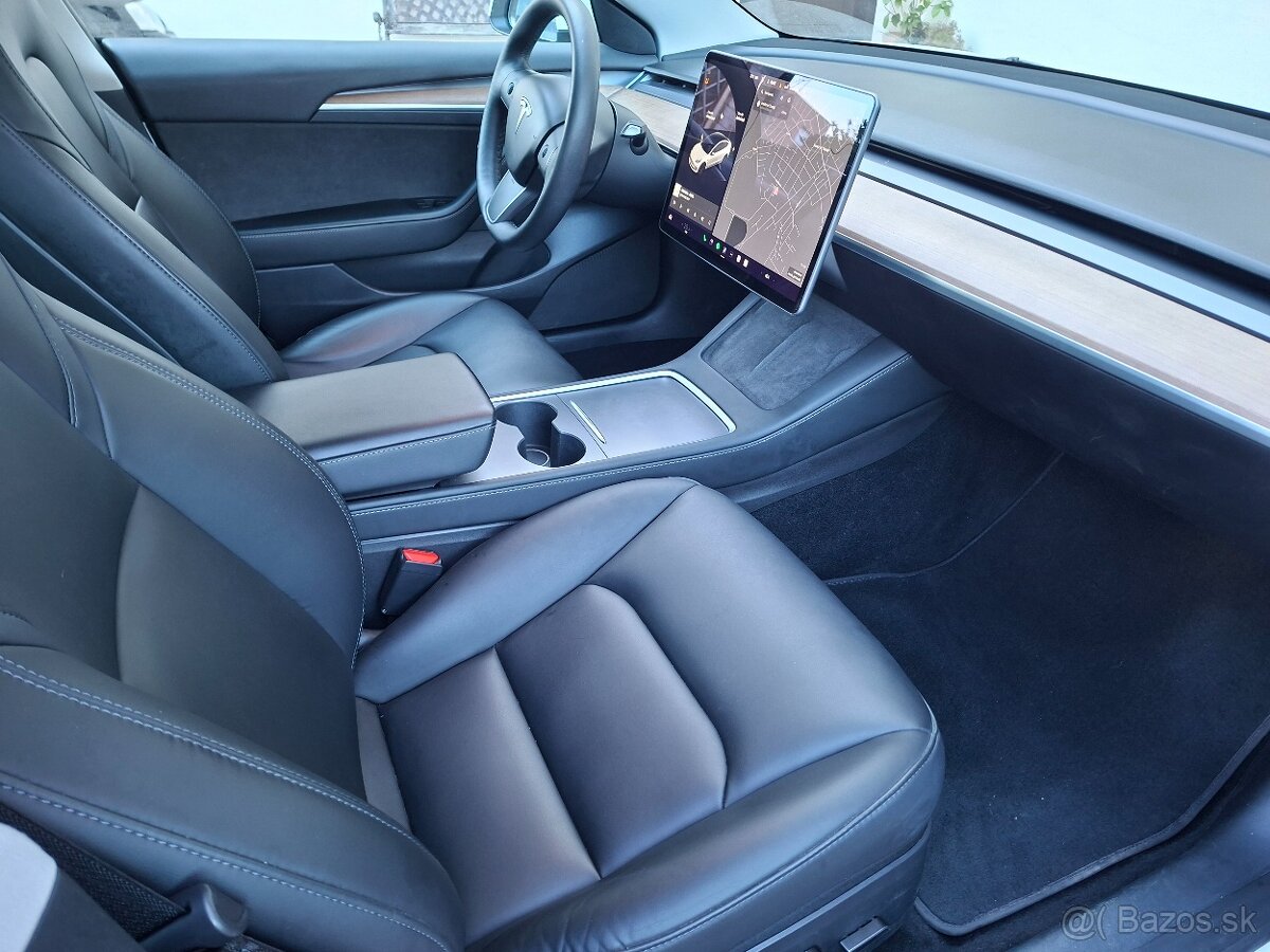 Predám TESLA model 3 dual motor, 12/2021 - 10