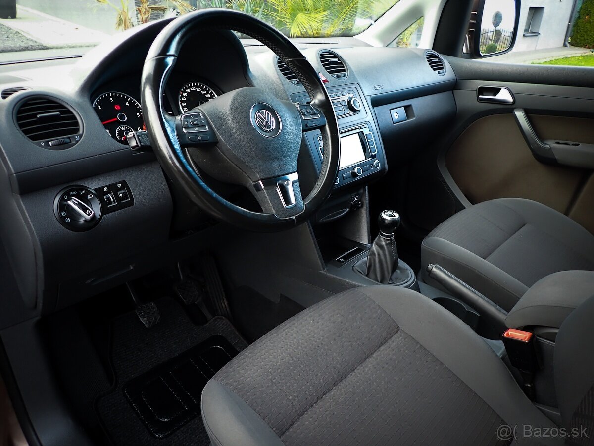 VOLKSWAGEN CADDY 2.0TDI 4x4 - 5MIEST - NAVI- VYHREV -ŤAŽNE - 10