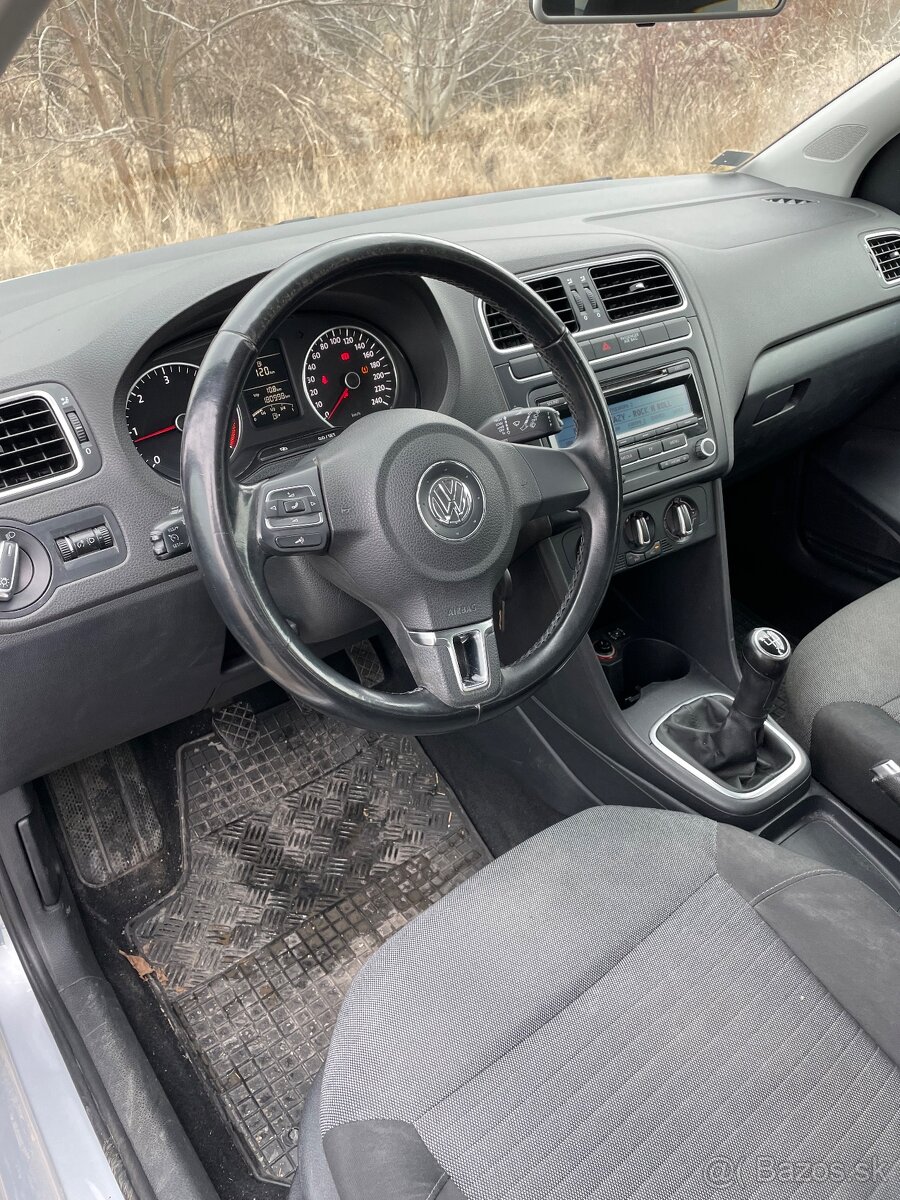 Volkswagen POLO - 10