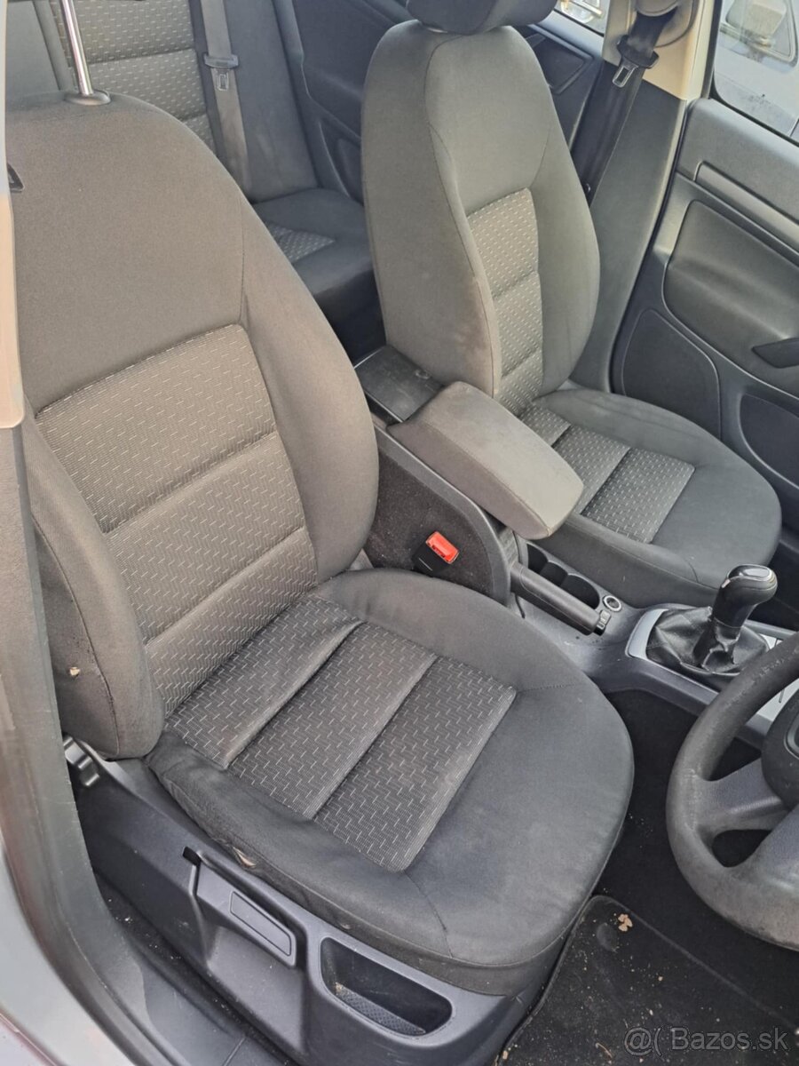 Rozpredám Octavia 2 facelift - 10