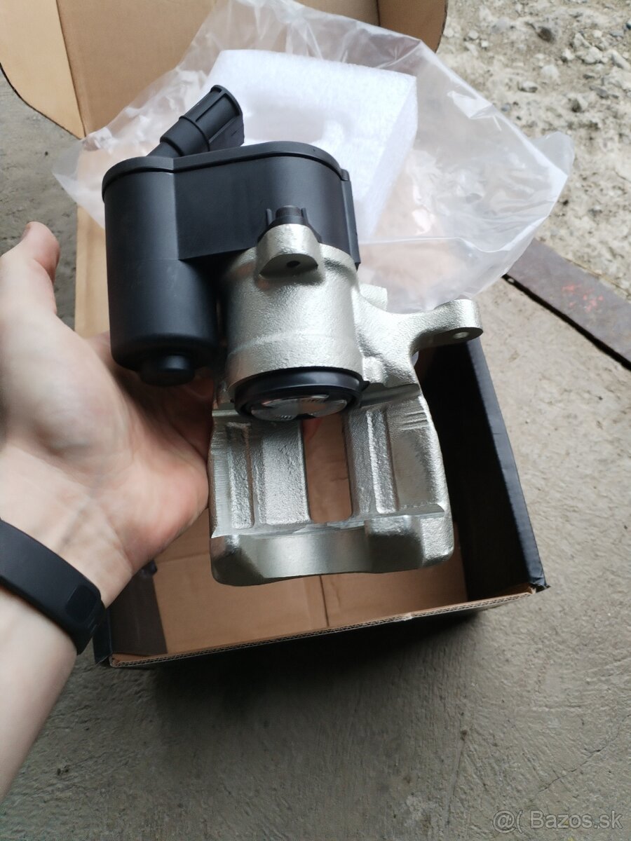 Brzdový strmeň Audi A6 C6 - 10