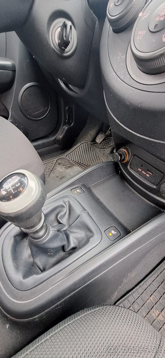 Kia Soul 1.6 CRDI - 10