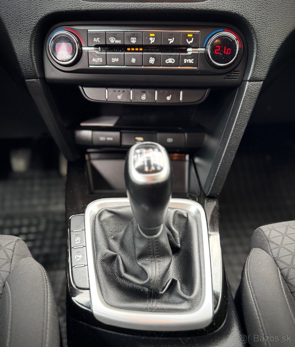 KIA CEED 1.4TGDi GOLD - 10