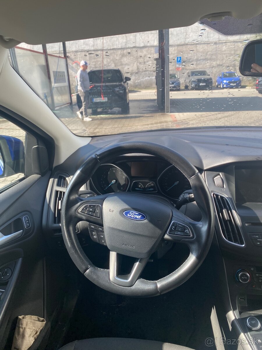 Ford Focus 1.0 Ecoboost - 10
