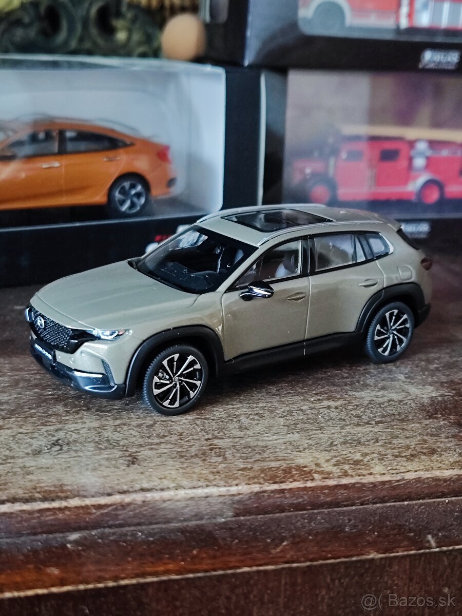 Nissan, Mazda modely - 10