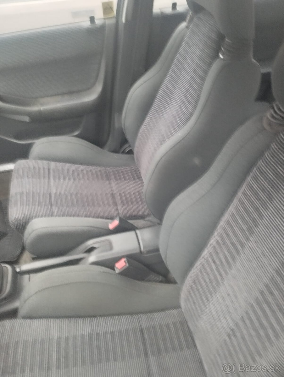 MAZDA 323F 1.8 r.k 1991 s TP - 10