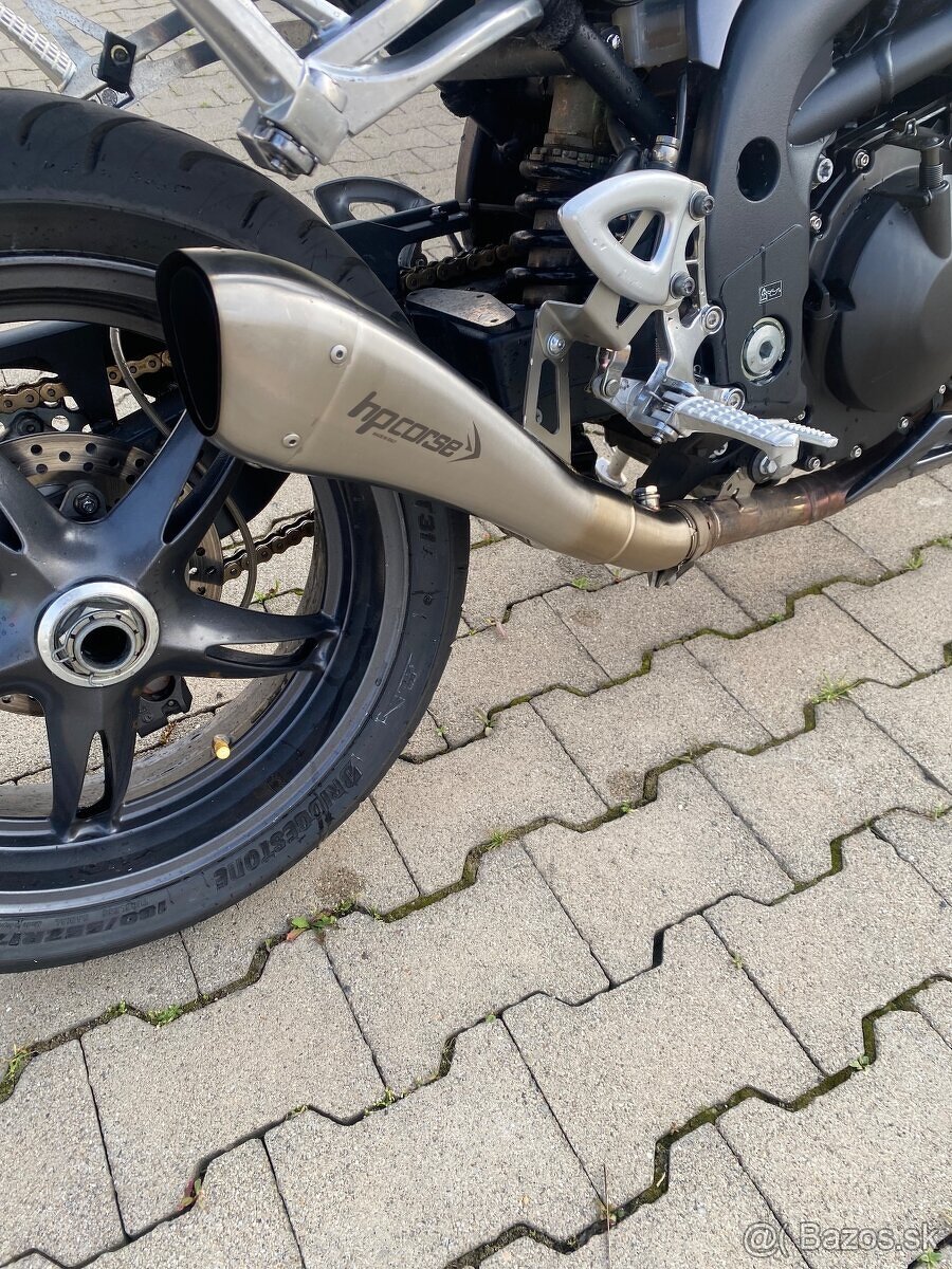 Triumph Speed Triple 1050 - 10