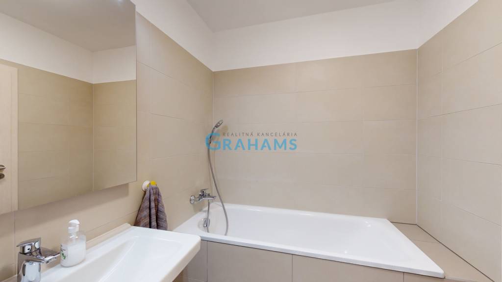 3D prehliadka, prenájom novostavby 4i bytu, Hany Ponickej, B - 10