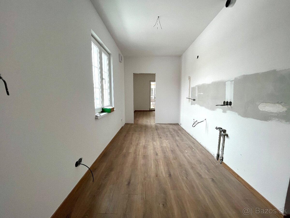 NA PREDAJ 1,5 IZBOVÝ BYT S TERASOU - 10