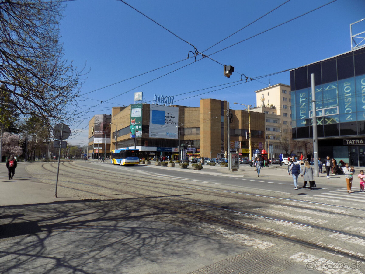 LUKRATÍVNY obchodný priestor 900m2 vhodný aj na WELLNESS, pr - 10