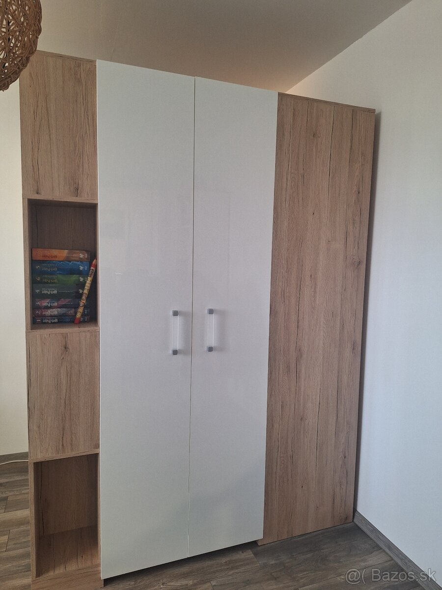 Šatníkova skriňa a stojaci regál - set do dievčenskej izby - 10