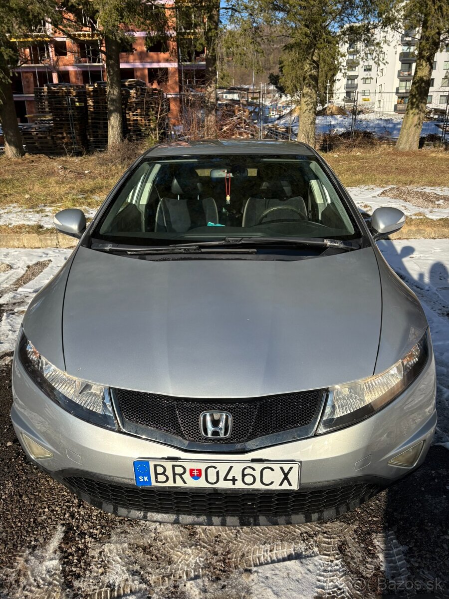 Honda Civic 1.8 i-VTEC 2007 Brezno - 10