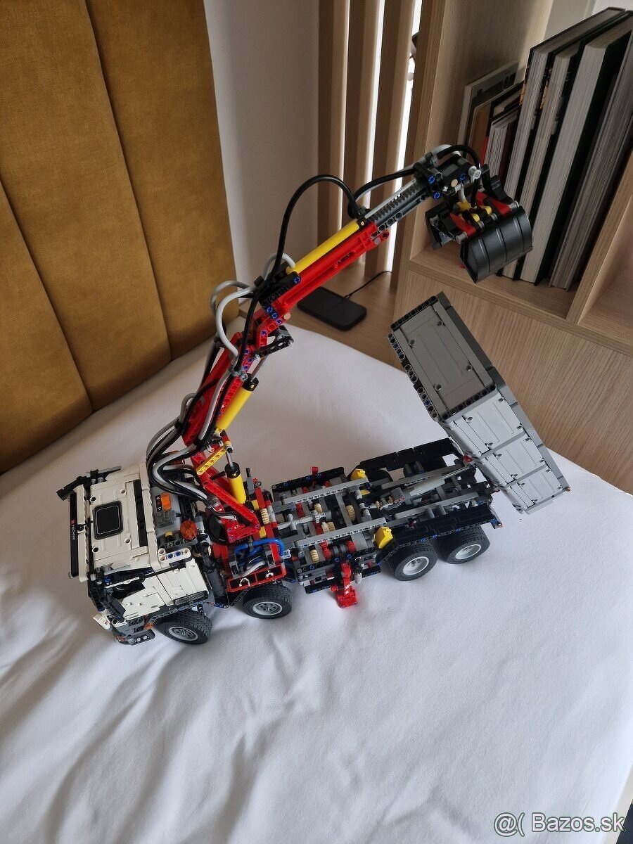 LEGO 42043 Mercedes-Benz Arocs 3245 - 10