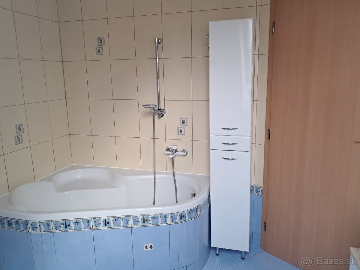 Predám 3izbový mezonetový byt vo Vajnoroch BAIII - 10