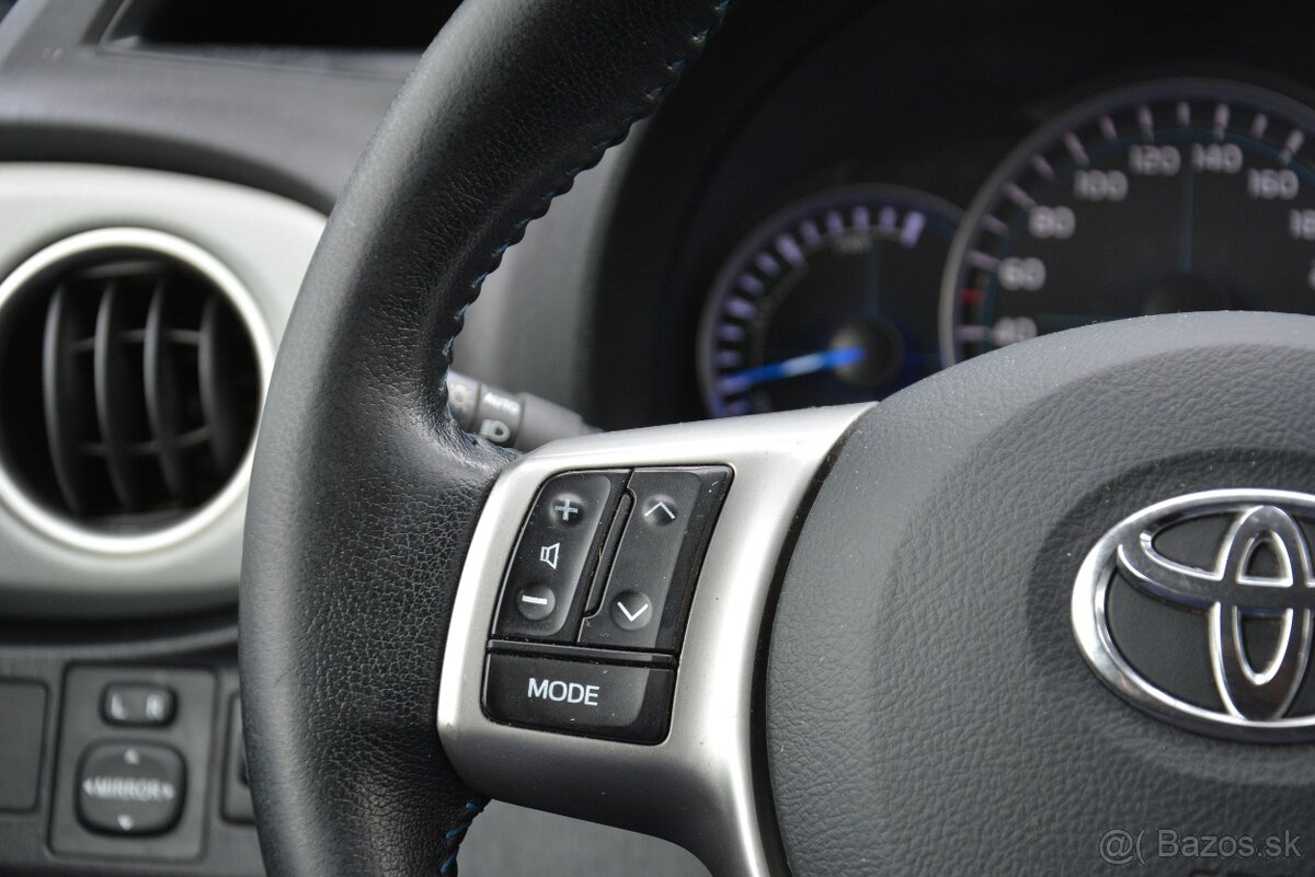 Toyota Yaris 1.5 Hybrid, Automat, SR voz, Nová Batéria - 10
