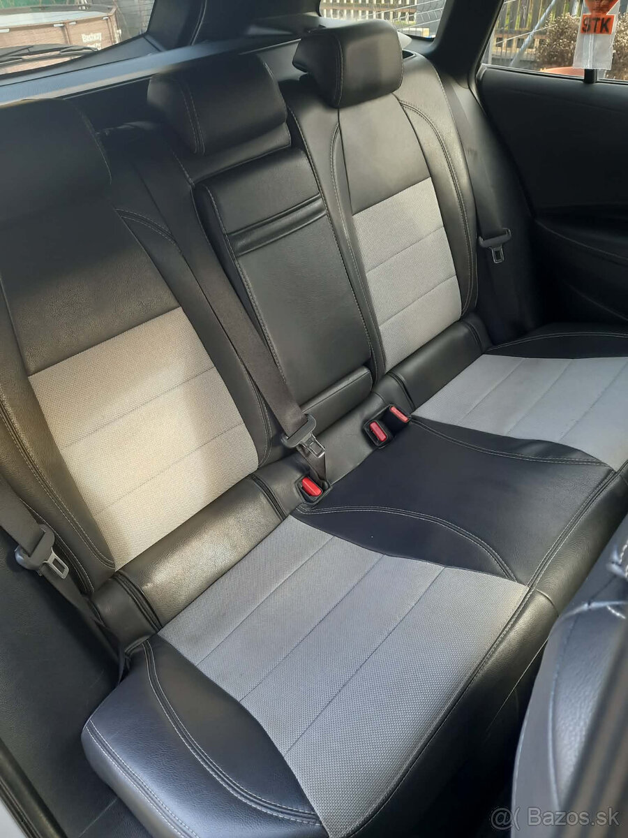 Toyota Corolla Combi 1.8 Hybrid Comfort Tech Style/2020 - 10