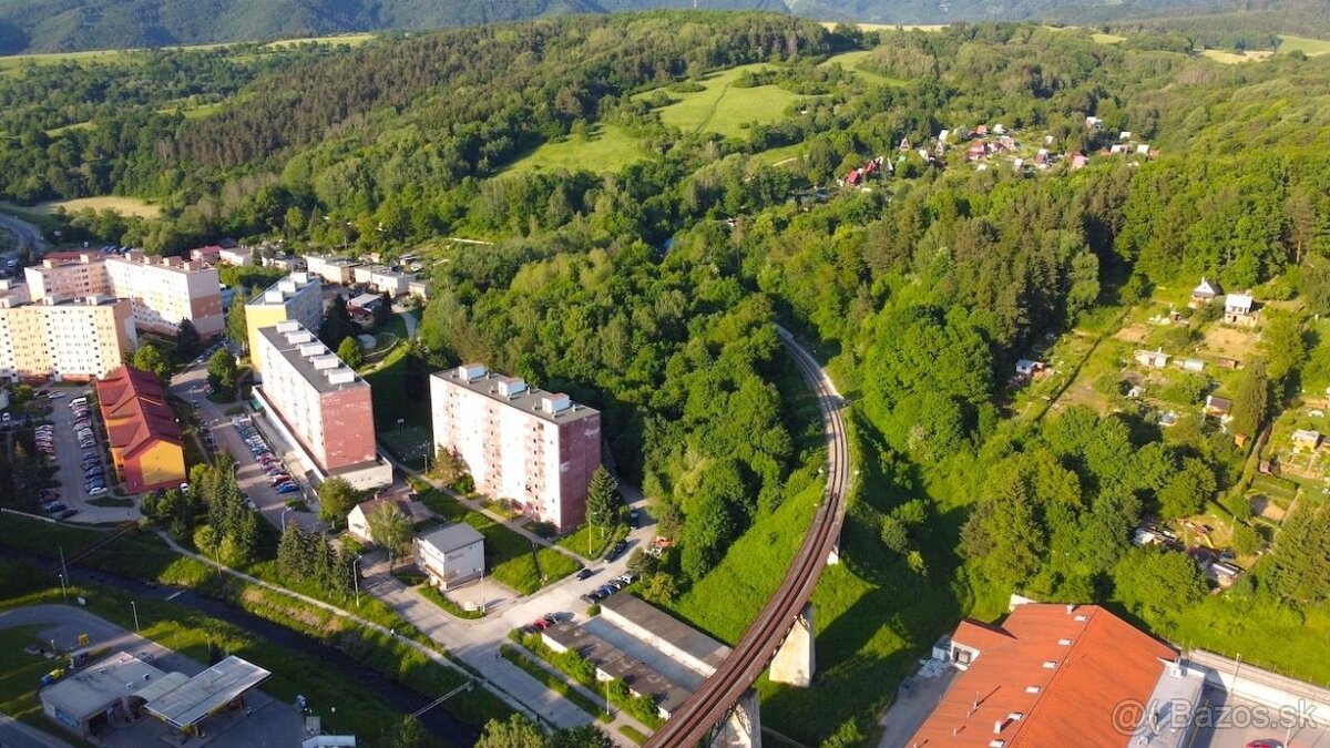 Handlová - 2.840 m2 pozemok na projekt - VÝSTAVBA DOMOV - 10