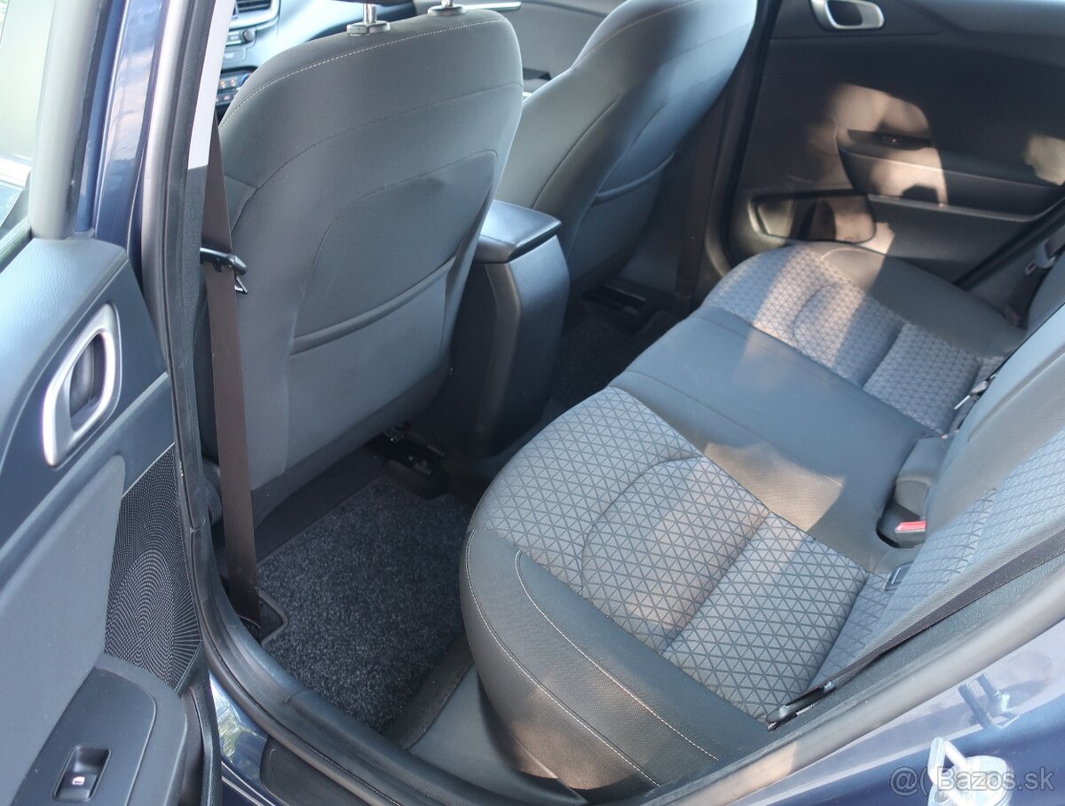 Kia Cee´d SW Business 2019 1,6 CRDi 116k, navigácia, odpočet - 10