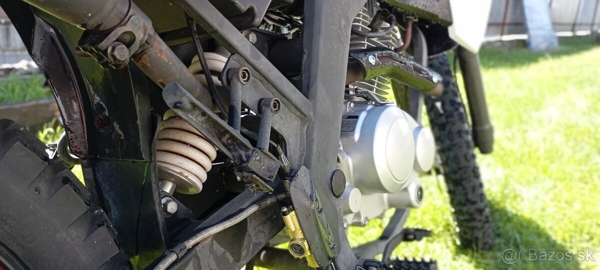 125 crs enduro na značkách - 10