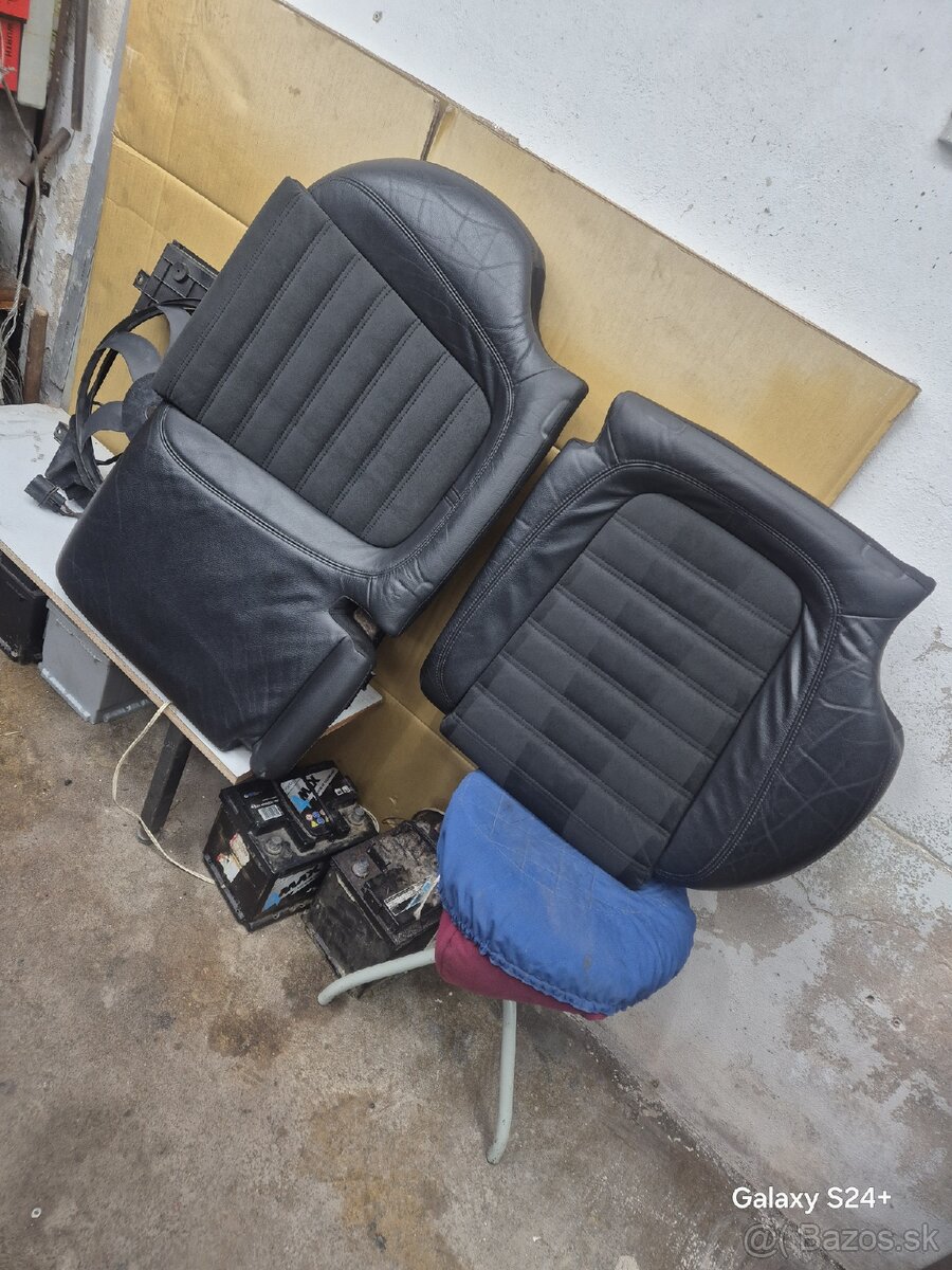 Passat B6 sedačky koža + alcantara top stav - 10