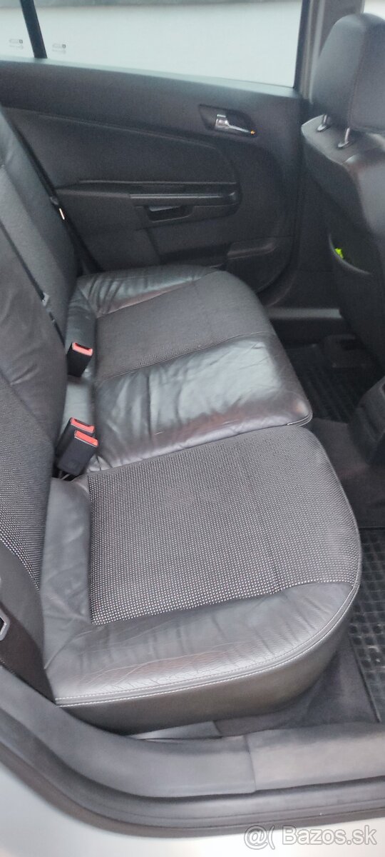 Opel Astra SW 2005 - 10