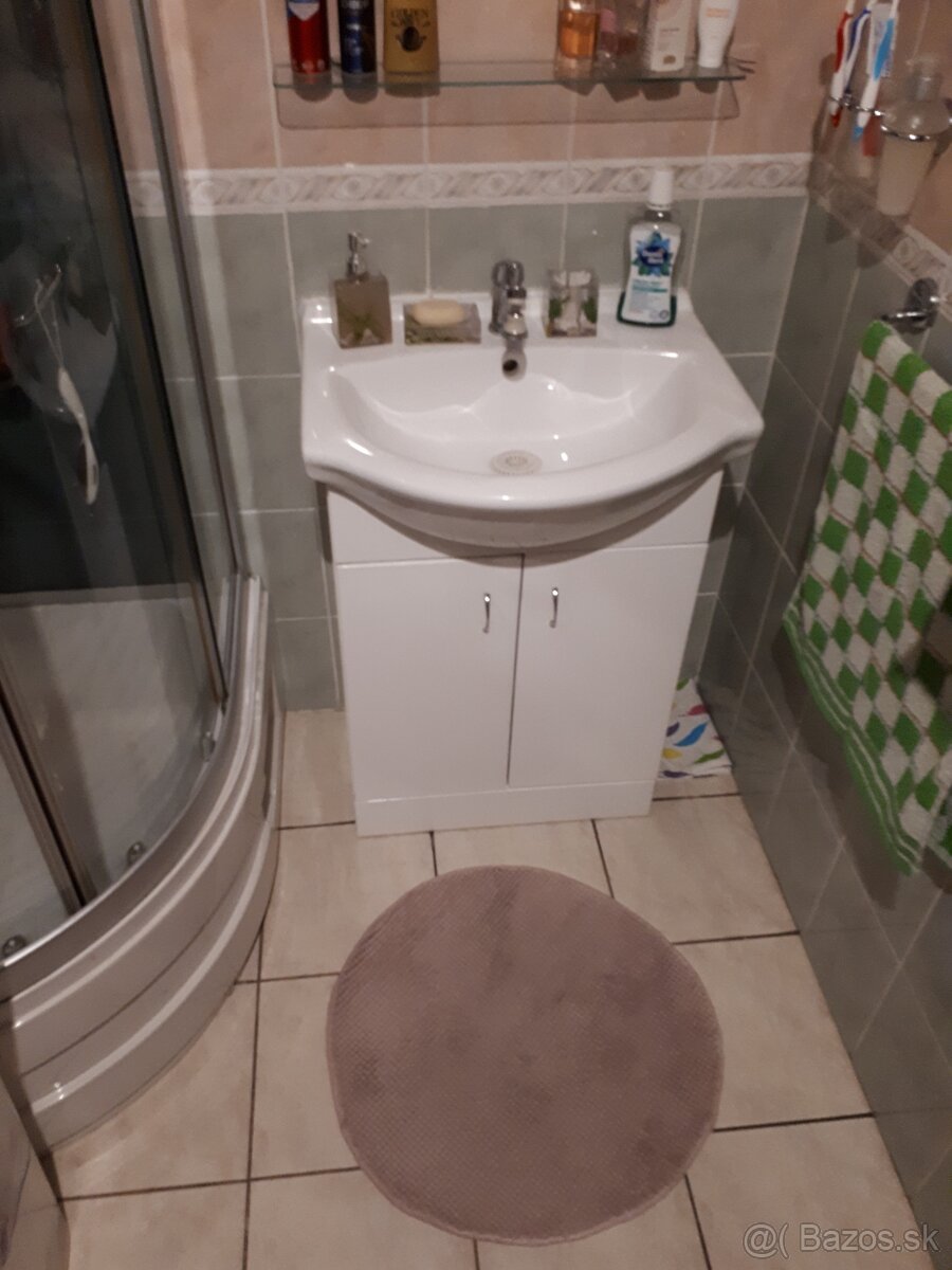 Ponúkam na predaj priestranný slnečný 3 izbový byt - 10