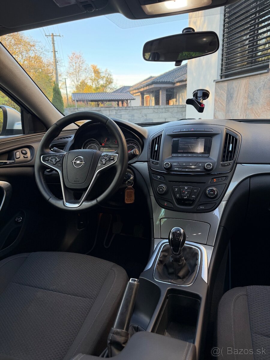 OPEL INSIGNIA SPORTS TOURER SW / 1,6 DIESEL MANUÁL - 10