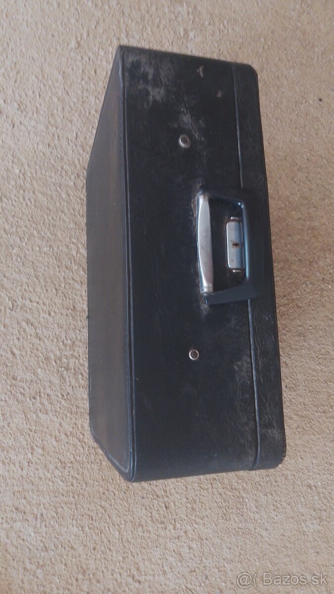 Predám švajčiarský starožitní písací stroj Hermes v kufríku - 10