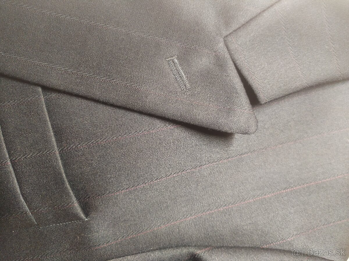 Predám tmavomodrý pánsky oblek veľ. L - 10