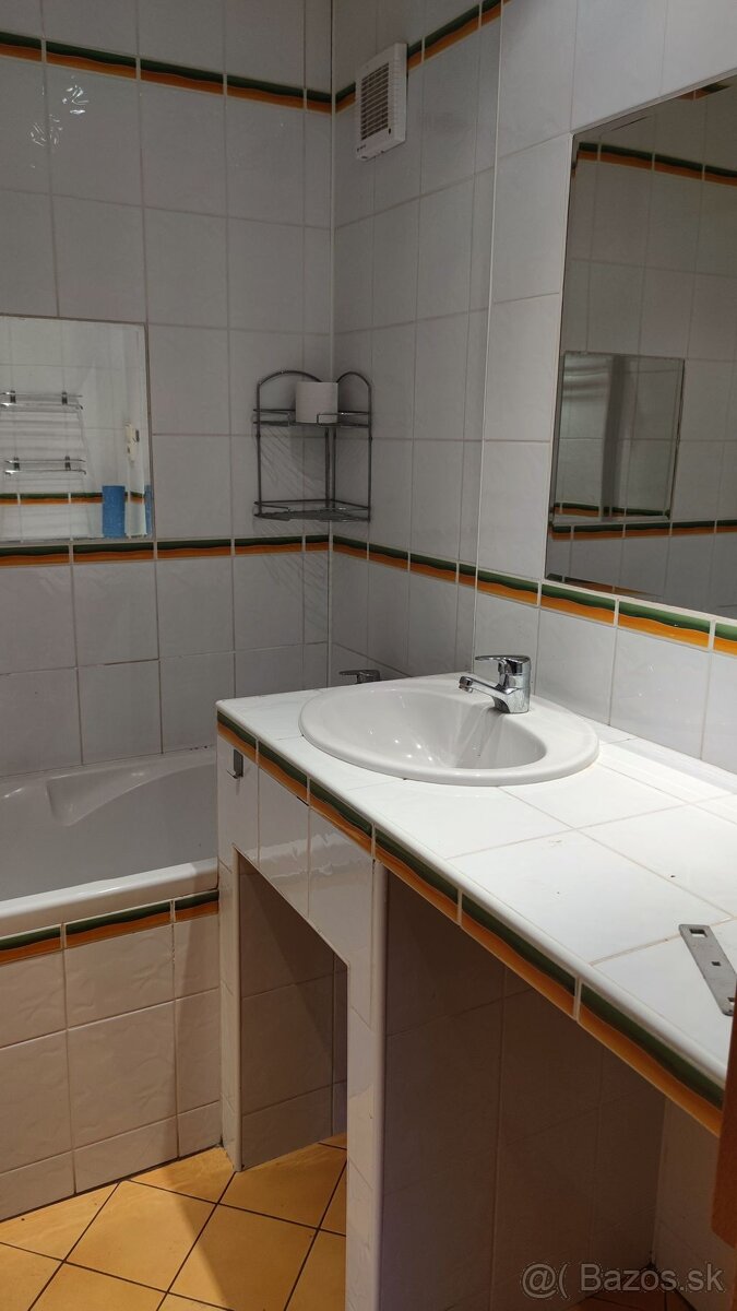 3 izbový byt Zvolen Zlatý Potok + garáž - 10