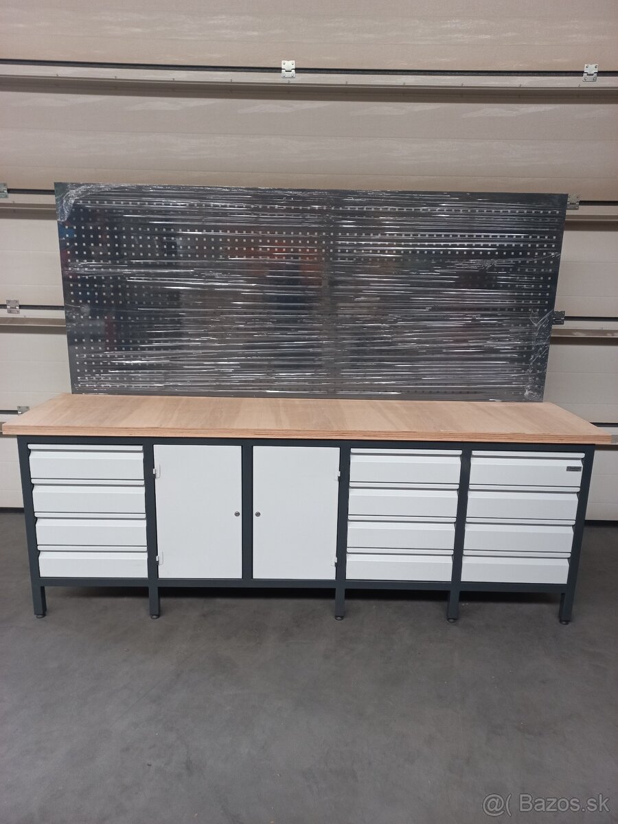 Pracovný stôl - 10