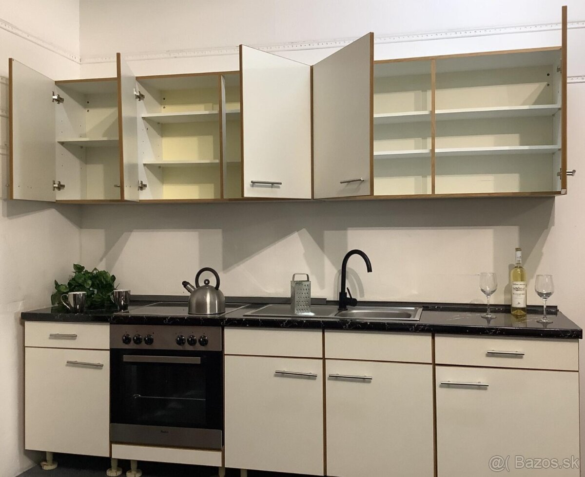 Svetlá moderná kuchyňa CALLY - 10